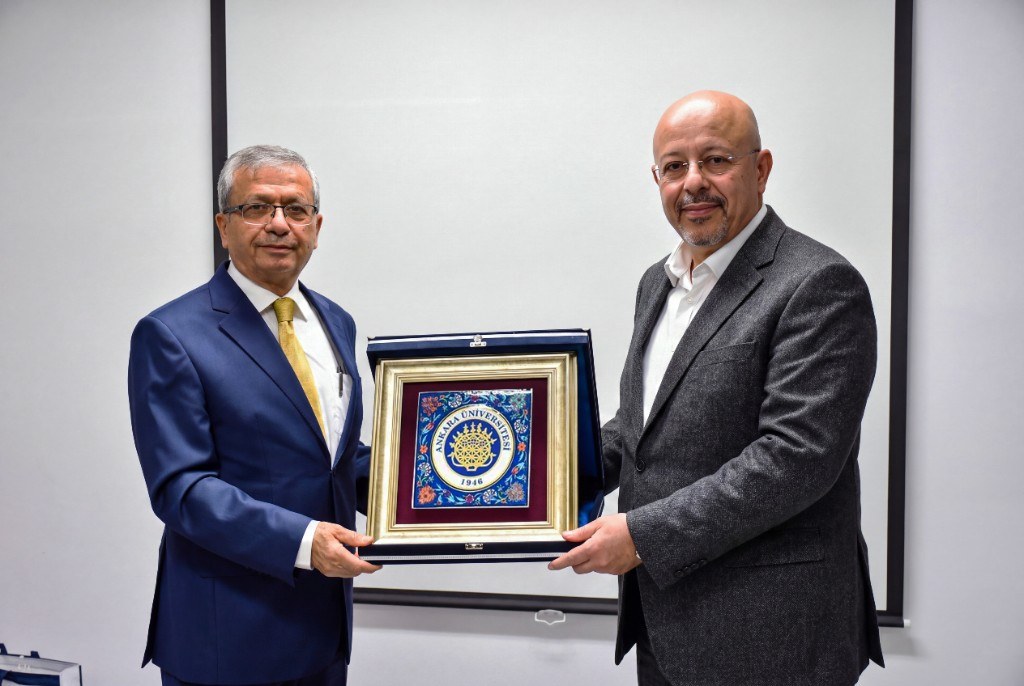 Mustafa Egemen Şener — Ankara Üniversitesi plaketi